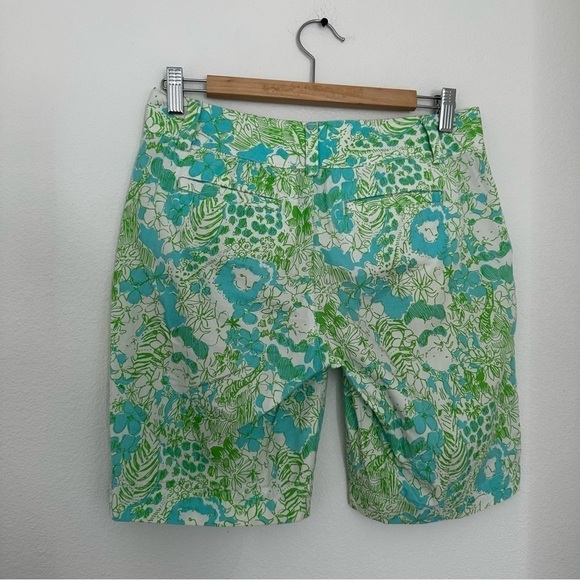 Lily Pulitzer The Chipper Shorts Green Blue White Floral Animal Print Size 2 - Picture 5 of 9